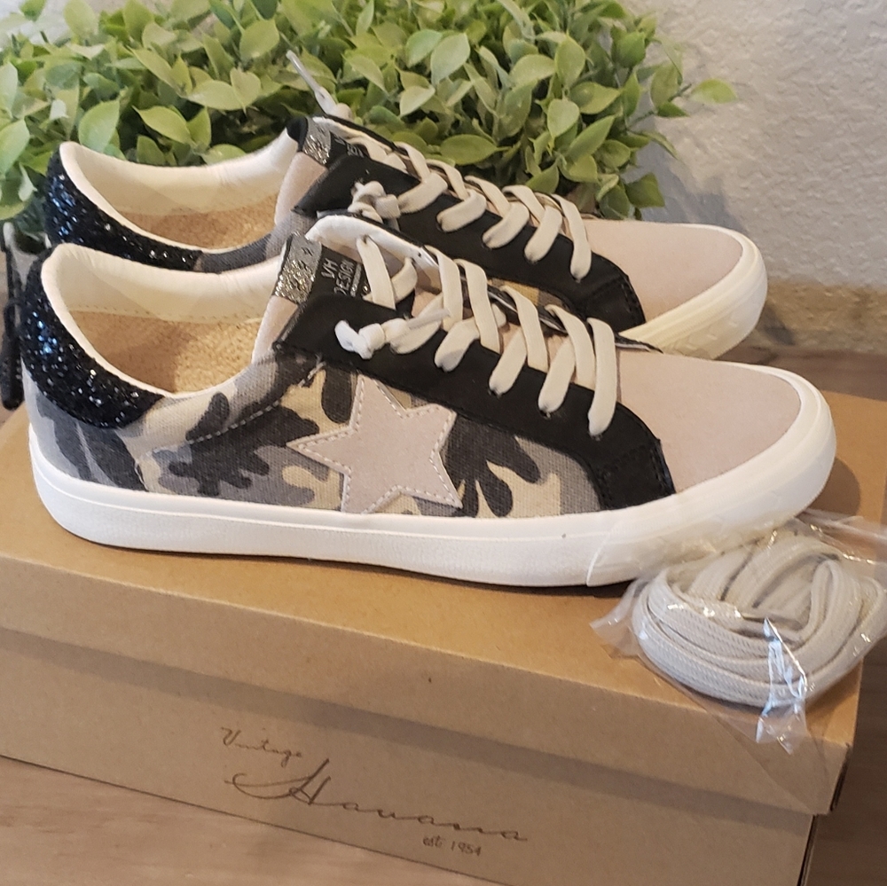 Vintage Havana Camo Gail Star Sneakers - Picture 2 of 8